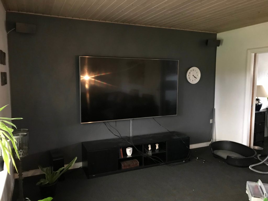 Derive smugling travl Vægmontering / vægophæng af 85 tommer LG LED TV - HomeSetup.dk