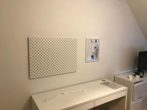 Væg montering IKEA opslagstavle og billede