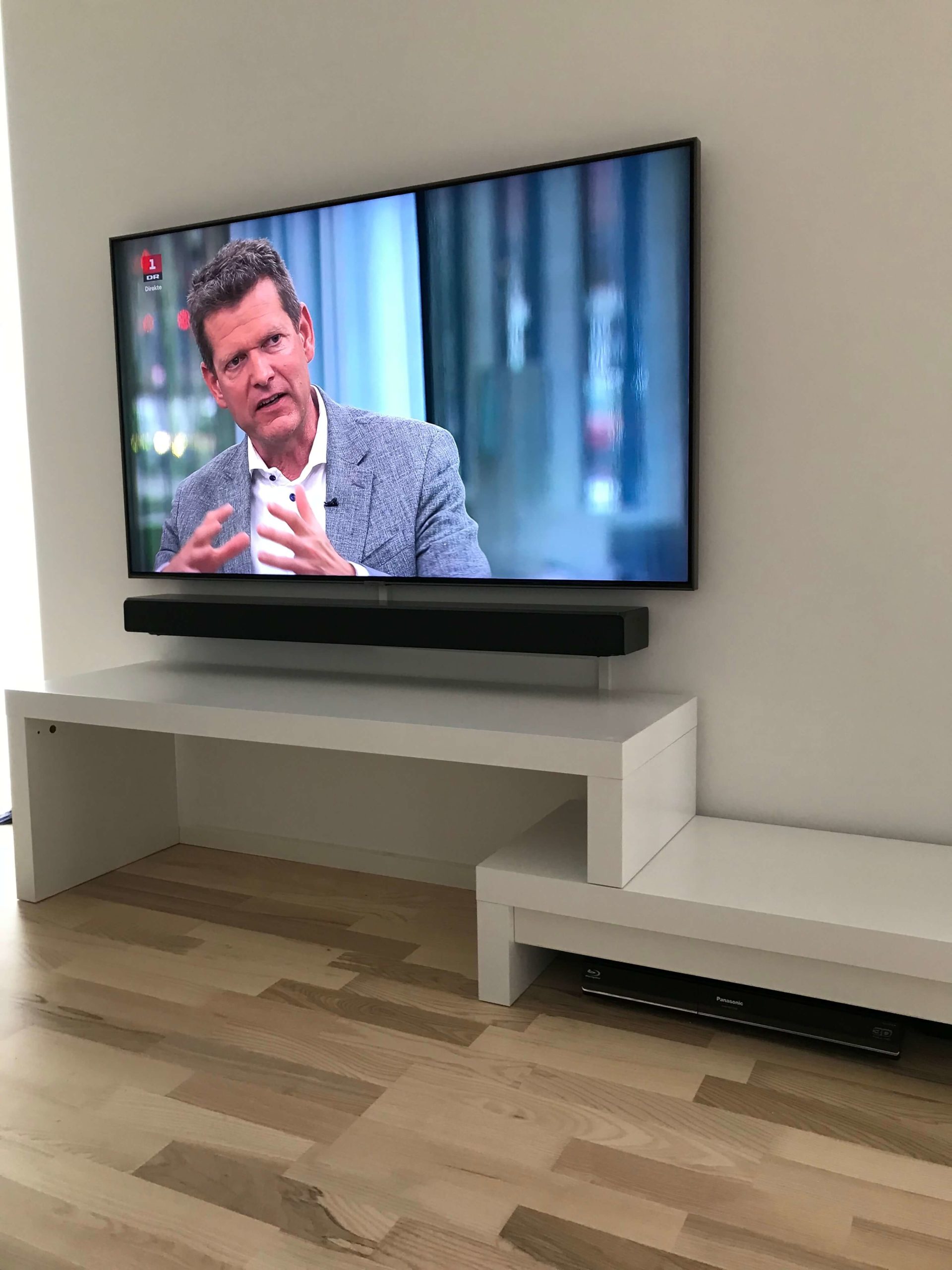 Montering SAMSUNG FRAME TV, Soundbar & kabelbakke - HomeSetup.dk