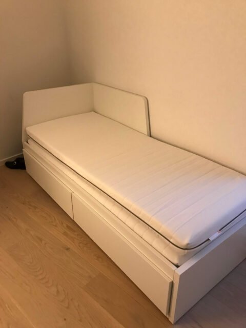 Samling af IKEA FLEKKE seng
