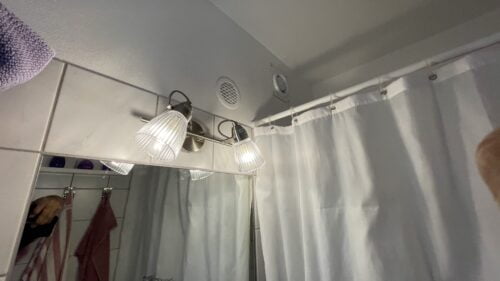 Montering badeværelse lampe