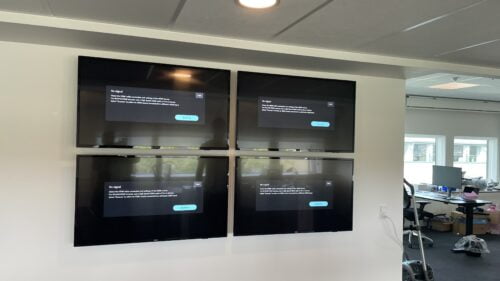 Montering af skærme reception kontor
