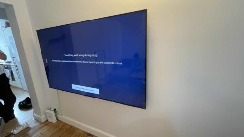 Montering af Samsung 65 TV kabelbakke