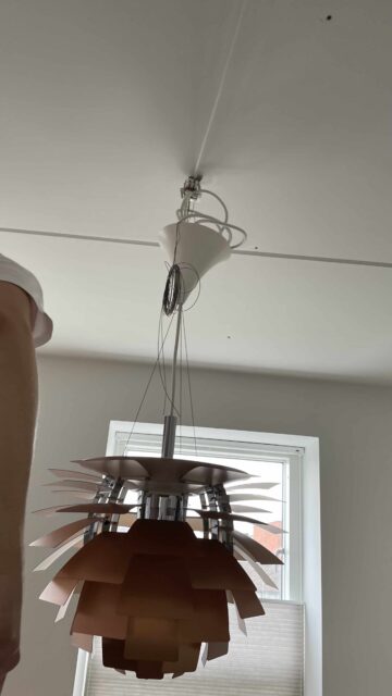 elektriker opsætning af PH ARTICHOKE lampe