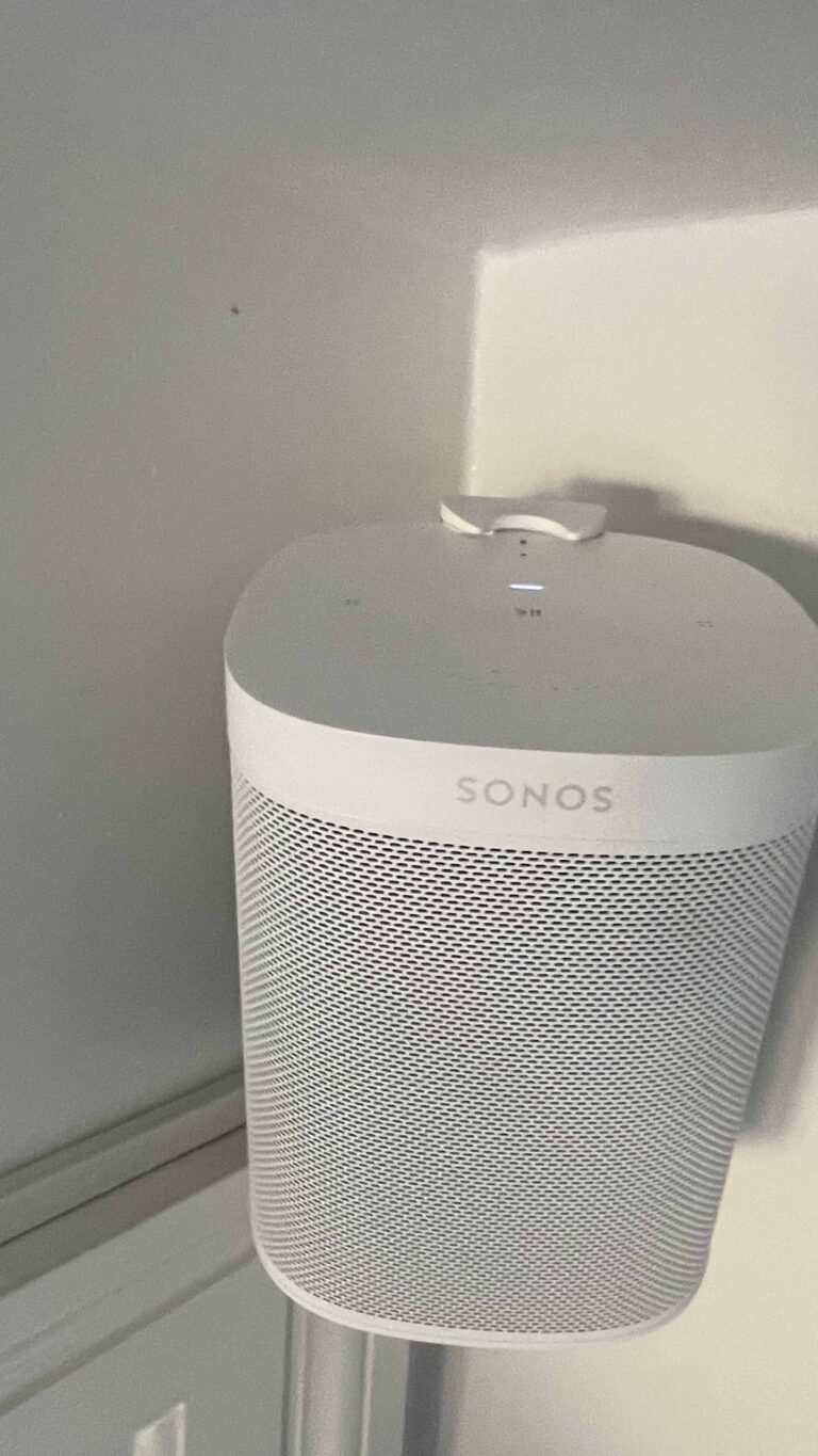 Sonos One højttaler montering oppefra