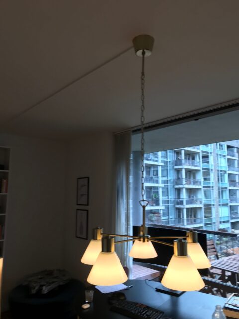 El-tilslutning af IKEA FLUGBO lampe
