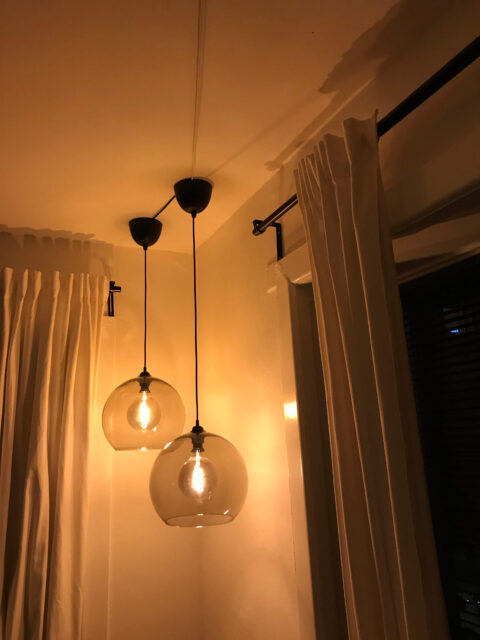 El-tilslutning af to loftlamper i stue