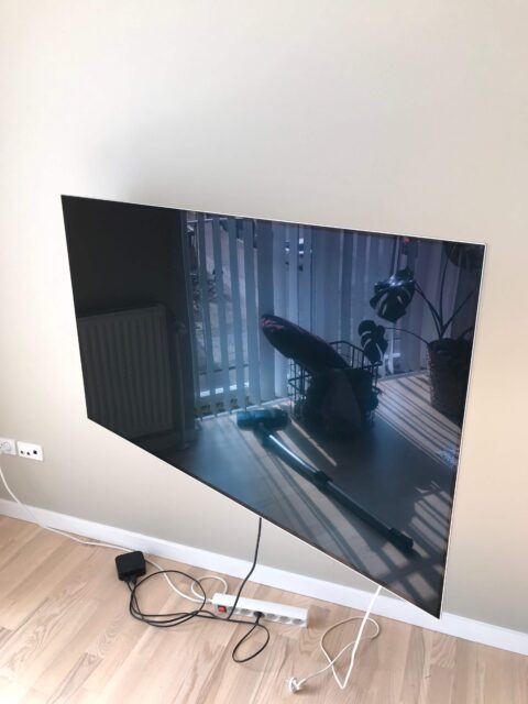 Montering af LG 55 OLED TV på Vogel drejebeslag