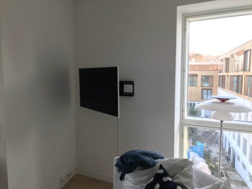 Væg-installation af Samsung TV i stue