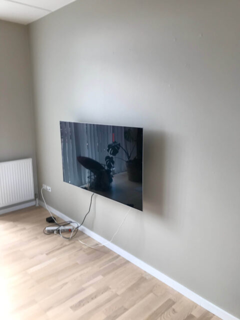Væg-montering af LG 55 OLED TV