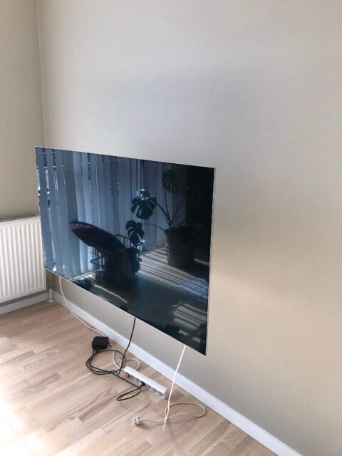 Væg-opsætning af LG 55 OLED TV på Vogel drejebeslag